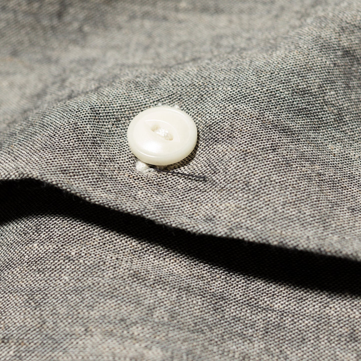Chambray S/S Loop Collar Shirt - Grey