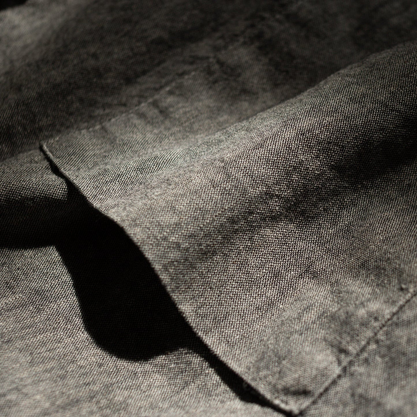 Chambray S/S Loop Collar Shirt - Grey
