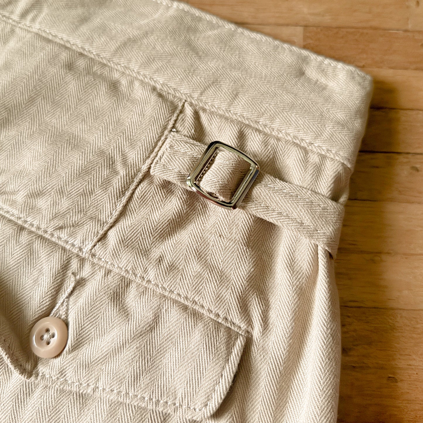 Herringbone Twill Pleated Shorts w/ Side Tabs - Khaki